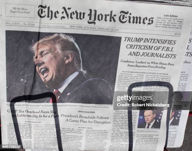 Trump arremete contra el New York Times por encuestas falsas.