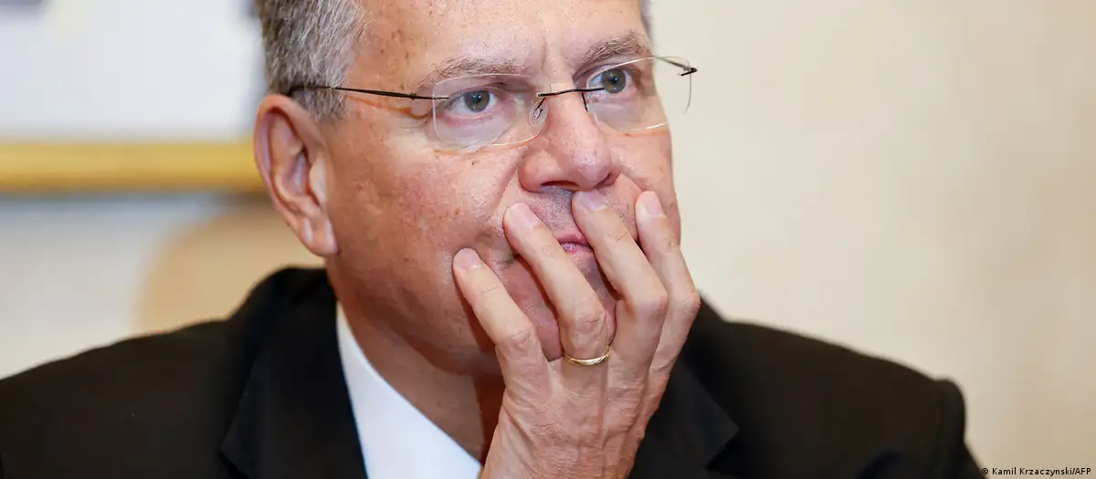 Comisario europeo de Comercio pide resultados para reducir déficit comercial con China.